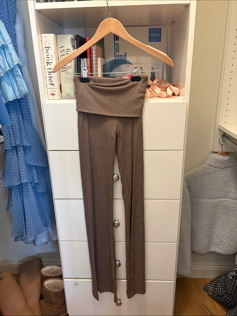 SKIMS Fold-Over Waist Wide-Leg Pants — Brown